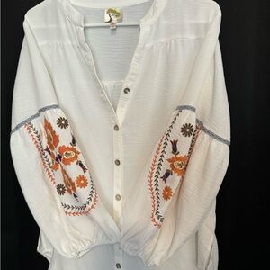 Boho shirt with bubble sleeves and beautiful flower embroidery